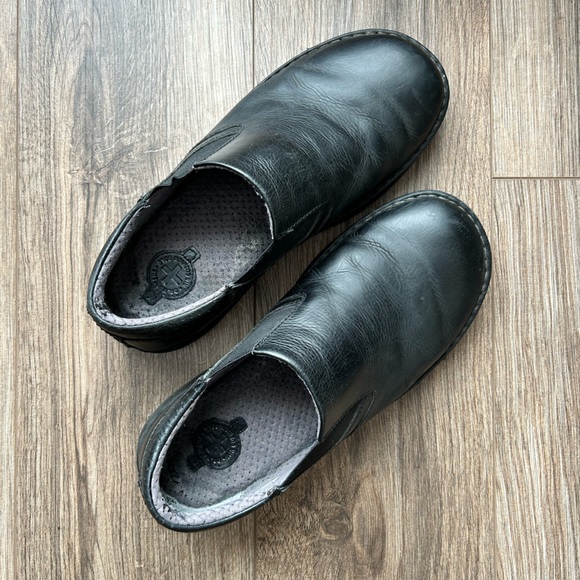 Dr. Martens Orson Black Leather Slip On Shoes | 10 - Picture 10 of 14